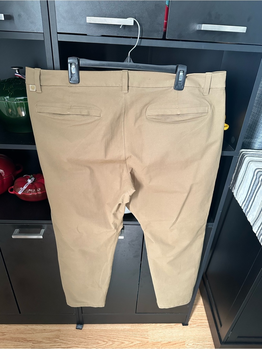 Men's  Lululemon Classic Chino Pants in Khaki 40 waist x 30 length